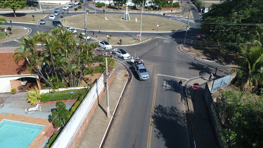 Foto 9 de 10 — Amigos fazem carreata para celebrar recuperação de empresário curado do coronavírus